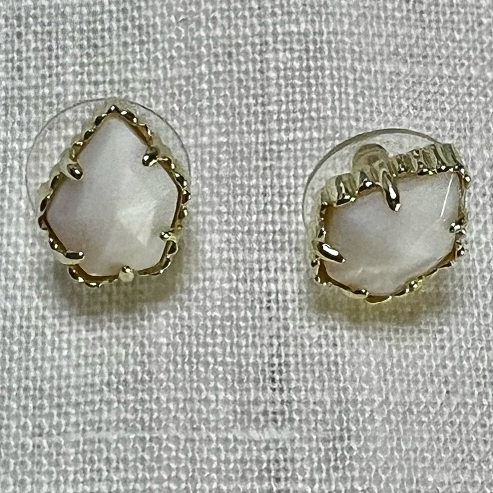 Ellie gold stud earrings in mother pearl white